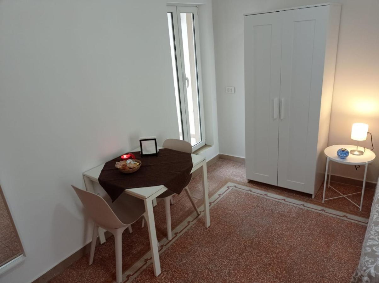 Bari Guest House ภายนอก รูปภาพ