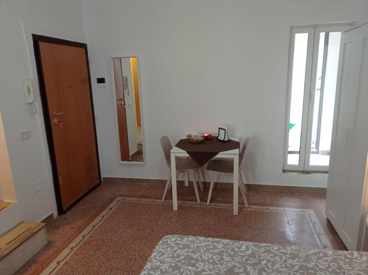Bari Guest House ภายนอก รูปภาพ